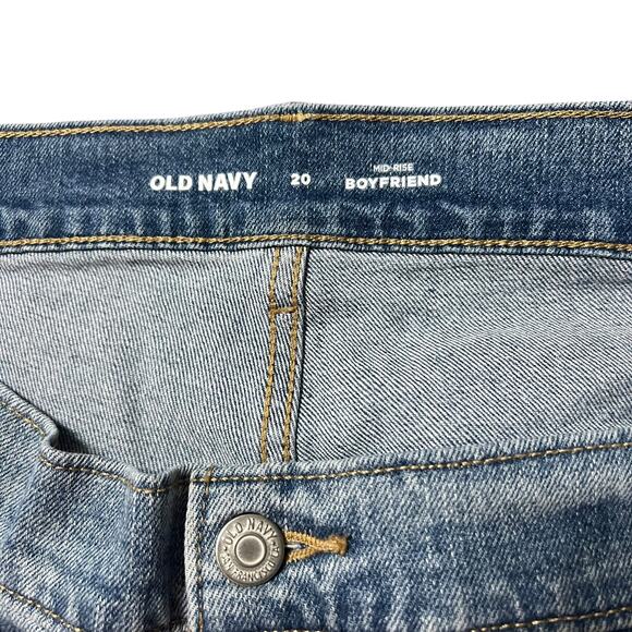 Old Navy Mid Rise Boyfriend Cropped Jeans Size 20 - Picture 3 of 6